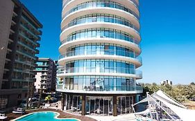 White Tower Mamaia Prestige Apartments